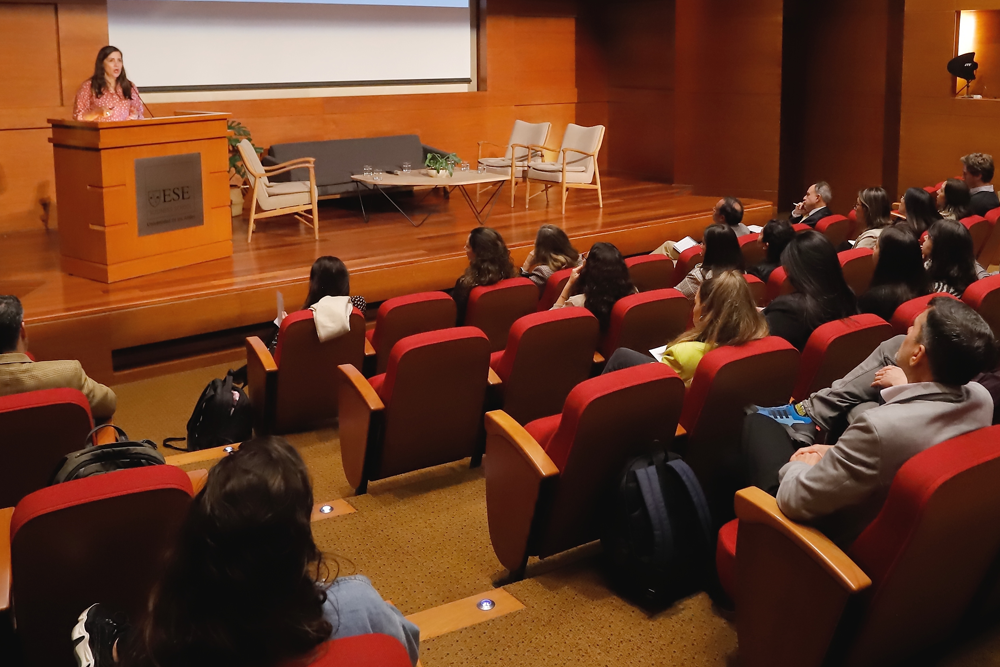 El DCV participa en conversatorio sobre “Mujeres, educación financiera y riesgos”